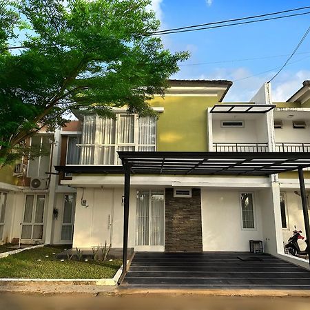 Blessimore Springhill 4Br Palembang Exteriör bild