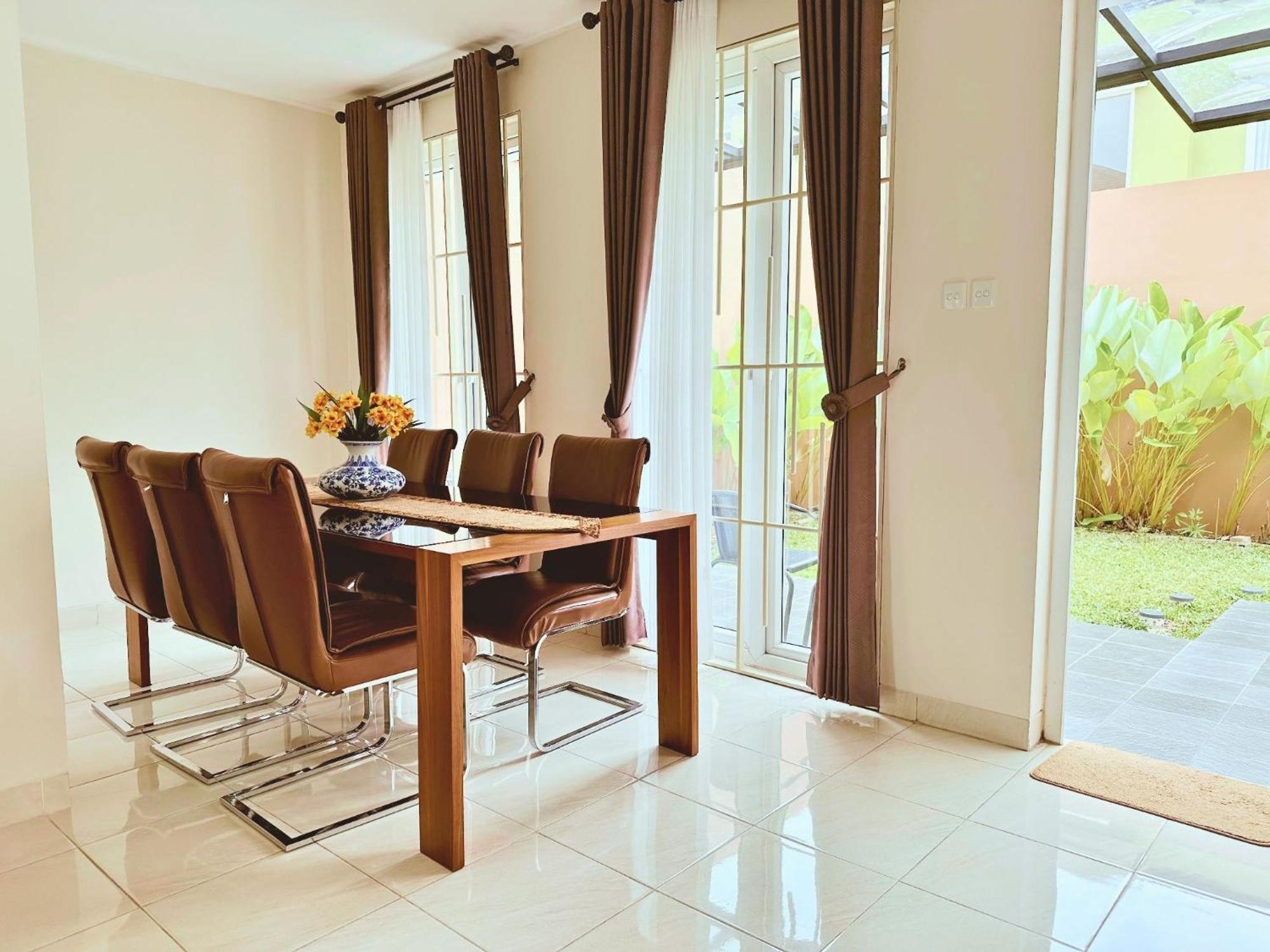Blessimore Springhill 4Br Palembang Exteriör bild