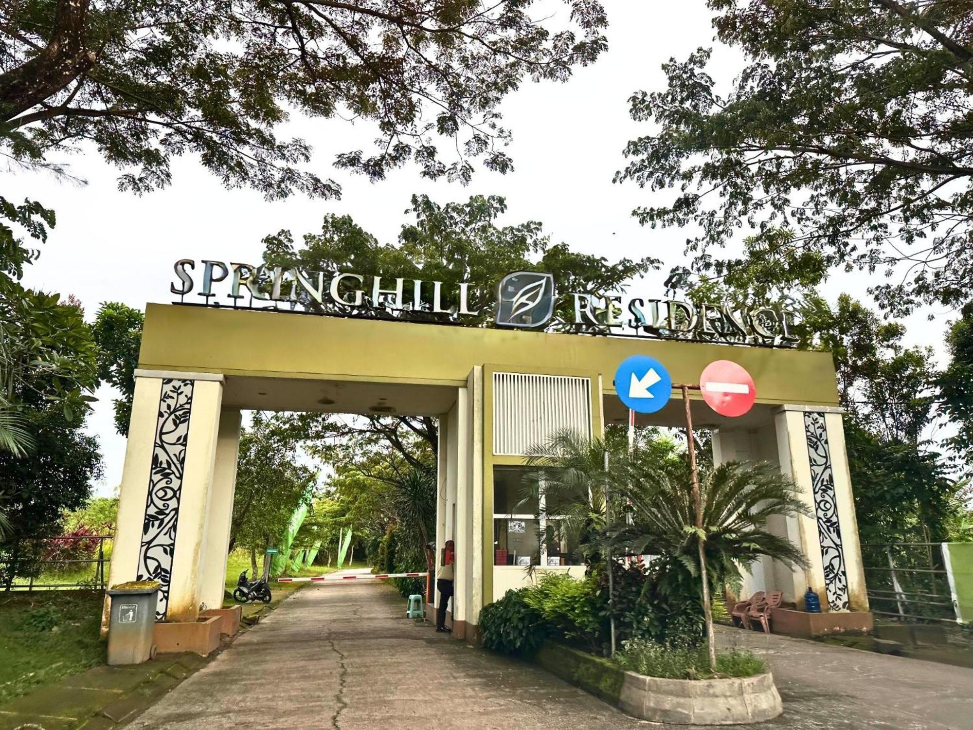Blessimore Springhill 4Br Palembang Exteriör bild
