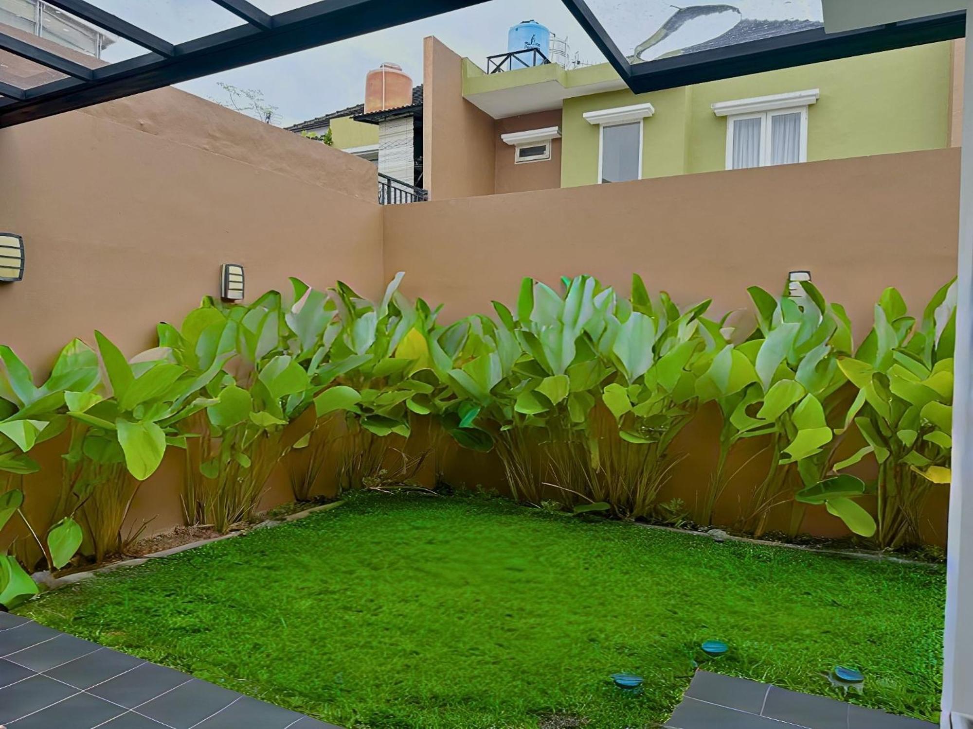 Blessimore Springhill 4Br Palembang Exteriör bild
